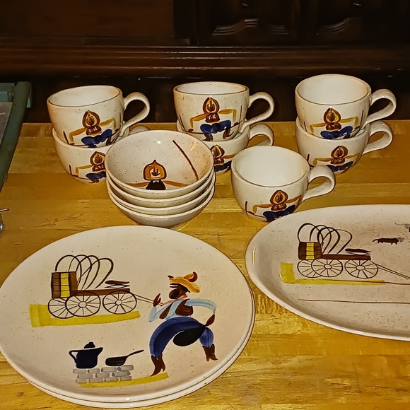 Red Wing Pottery dish set 1978 titled CHUCK WAGON - Picture 3 of 4